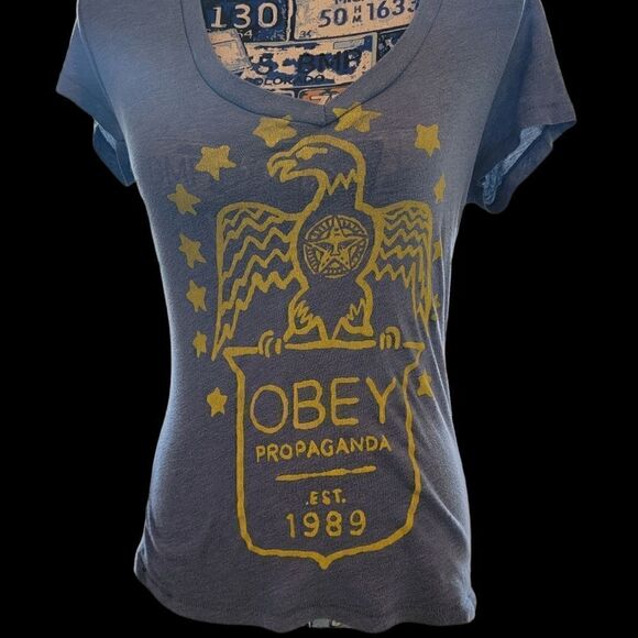 OBEY PROPAGANDA vneck tshirt - Picture 1 of 5